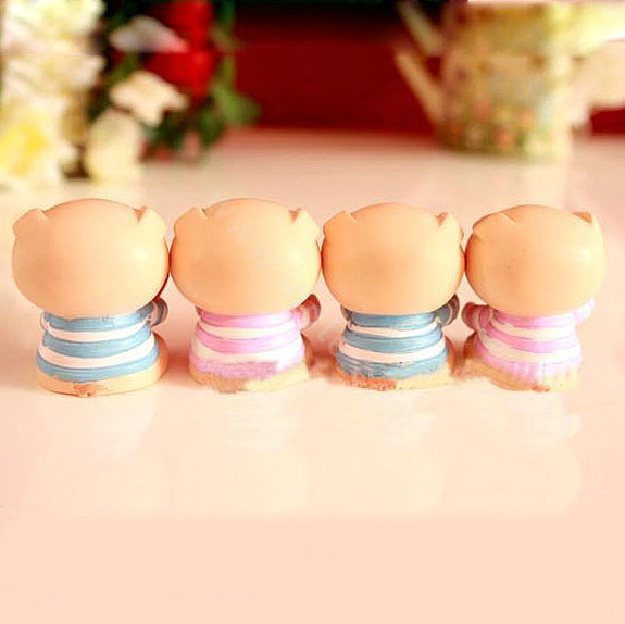 Car decoration accessories LOVE pigs Q-Version Cute pigs Send non-slip pad