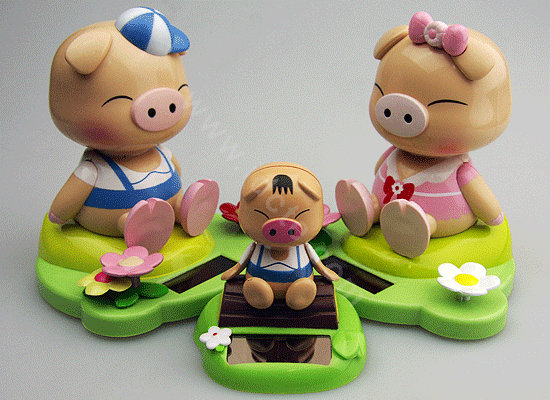 Solar doll pig solar swinging pig solar toy gift car decoration accessories Family of three