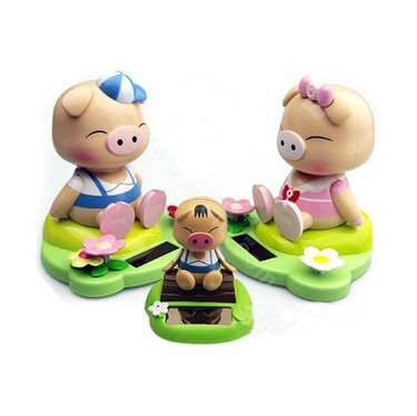 Solar doll pig solar swinging pig solar toy gift car decoration accessories Family of three