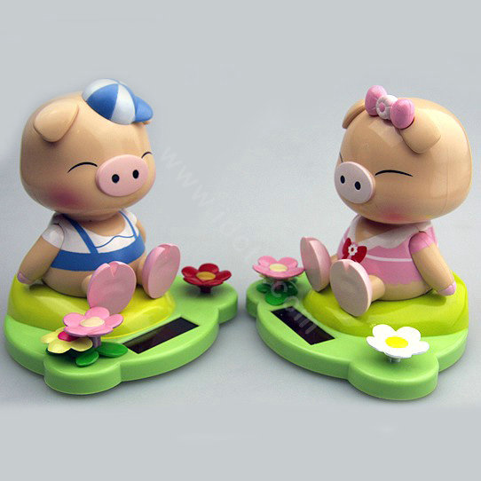 Solar doll pig solar swinging pig solar toy gift car decoration accessories lovers Pig