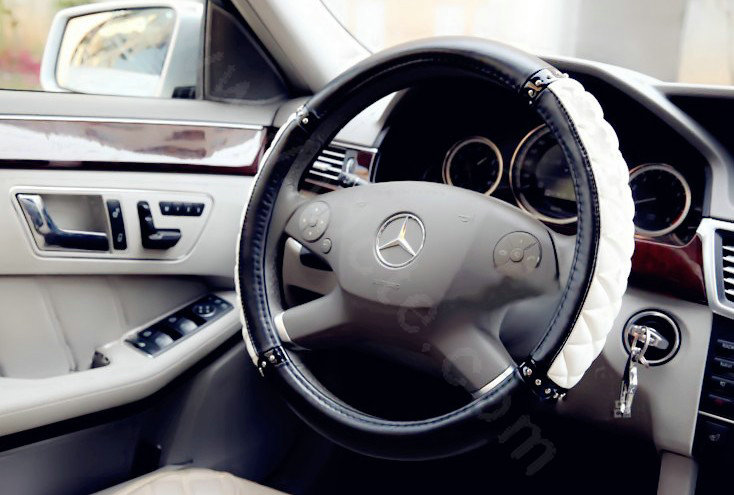 Auto Car Steering Wheel Cover Fashion Sheepskin Diameter 15 inch 38CM - Black+White