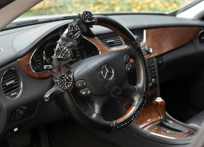 Auto Car Steering Wheel Cover Flower lace Crystal Sheepskin Diameter 15 inch 38CM - Black