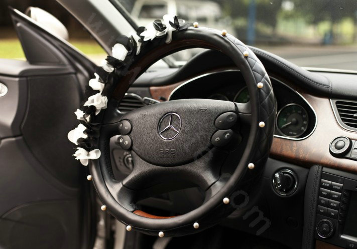 Auto Car Steering Wheel Cover Pearl Flowers Cowhide Diameter 16 inch 40CM - Black
