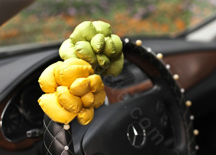 Auto Car Steering Wheel Cover Yellow Flower Pearl Cowhide Diameter 15 inch 38CM - Black