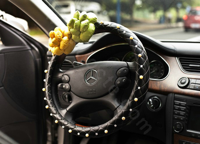 Auto Car Steering Wheel Cover Yellow Flower Pearl Cowhide Diameter 15 inch 38CM - Black