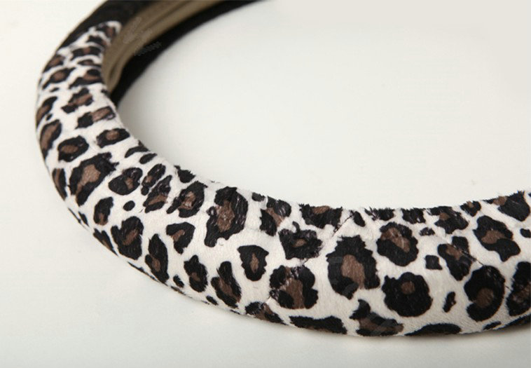 Retro Auto Car Steering Wheel Cover Leopard Lace Plush Diameter 15 inch 38CM - White Black