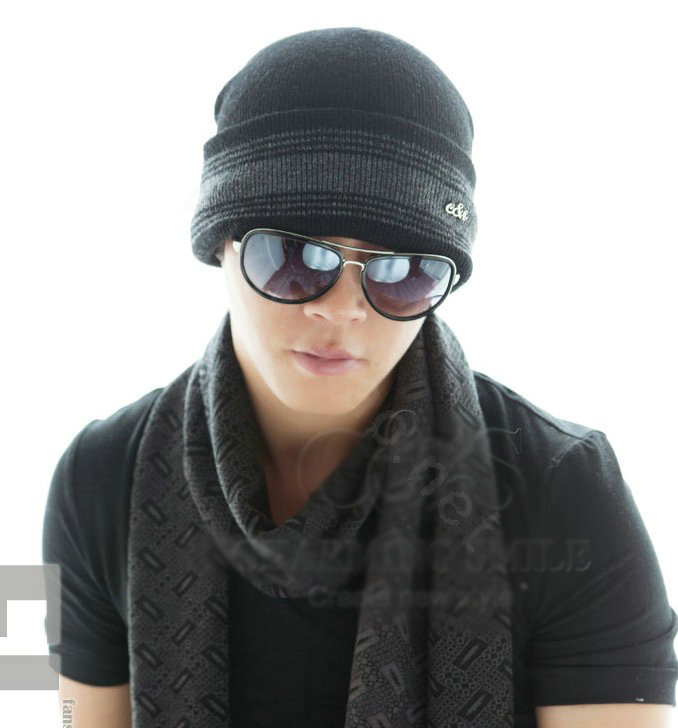 Men's fashion autumn winter genuine wool hat warm stripe casual knitted caps - Black