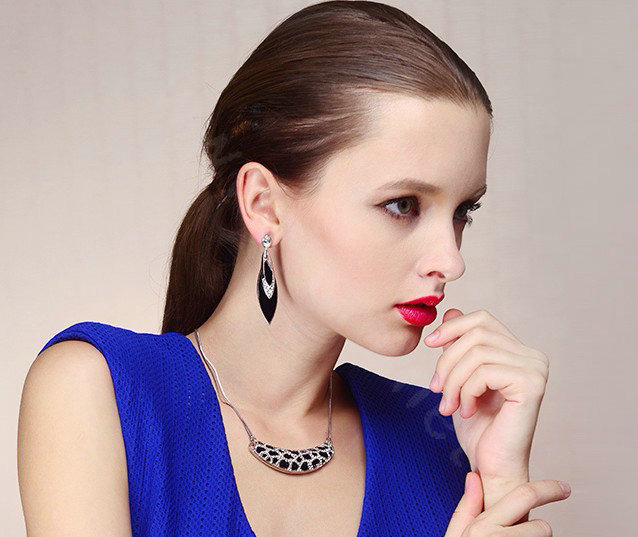 Luxury crystal exaggerating raindrop dangle stud earrings 18k white gold plated - Black