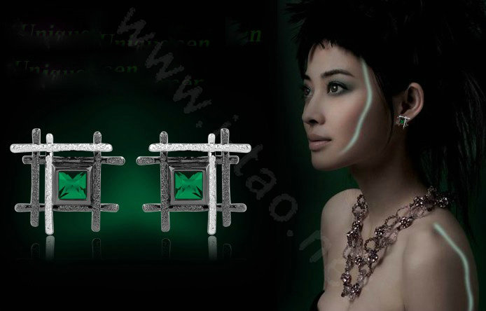 Luxury crystal exaggerating rhombus stud earrings 18k gold plated - Green