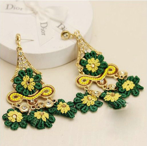 Luxury exaggerating baroque retro hand-woven flower crystal dangle stud earrings - Green