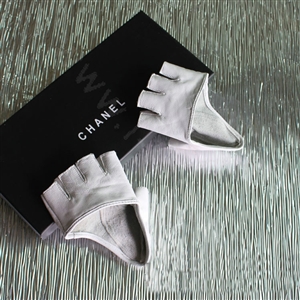 Women Genuine Leather Lambskin Runway Punk Rocker Biker Fingerless Half Short Gloves - White