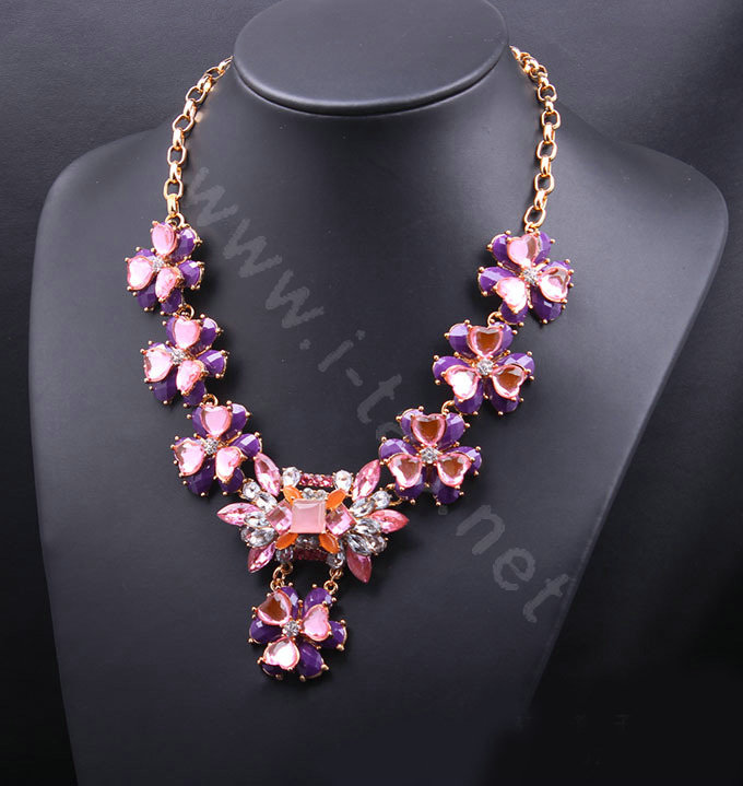Exaggeration Women Choker Crystal Gem Gold Plated Flower Bib Necklace Jewelry - Purple
