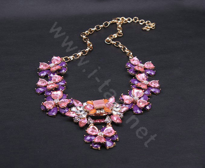 Exaggeration Women Choker Crystal Gem Gold Plated Flower Bib Necklace Jewelry - Purple