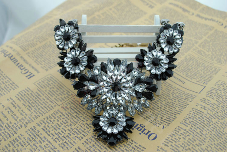 Luxury Crystal Flower Wings Pendants Chokers Statement Bib Necklace Women Jewelry - Black
