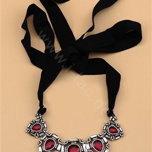 Luxury Elegant Women Choker Crystal Gem Bib Necklace Jewelry - Red