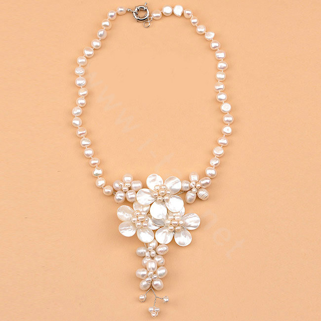 Luxury Fashion Women Choker Natural shell Pearl Handwoven Flower Bib Necklace Jewelry - White
