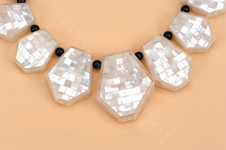 Luxury Fashion Women Exaggeration Choker Bead Natural Shell Bib Necklace Jewelry - White