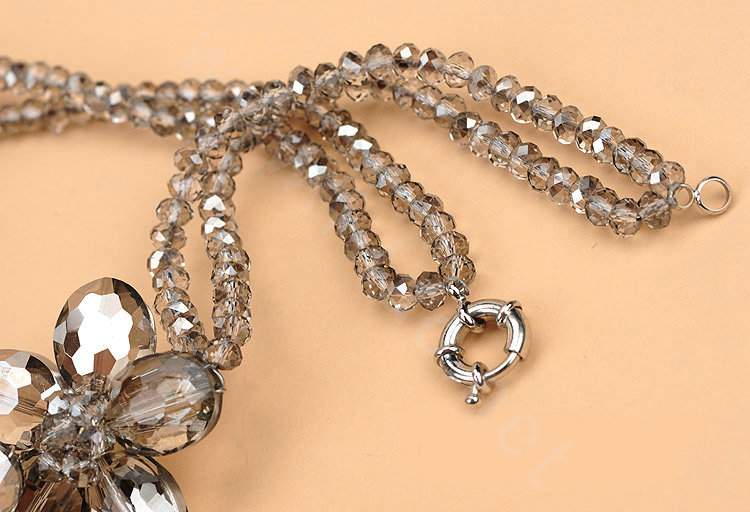 Luxury Fashion Women Exaggeration Choker Crystal Bead Flower Bib Necklace Jewelry - Gray