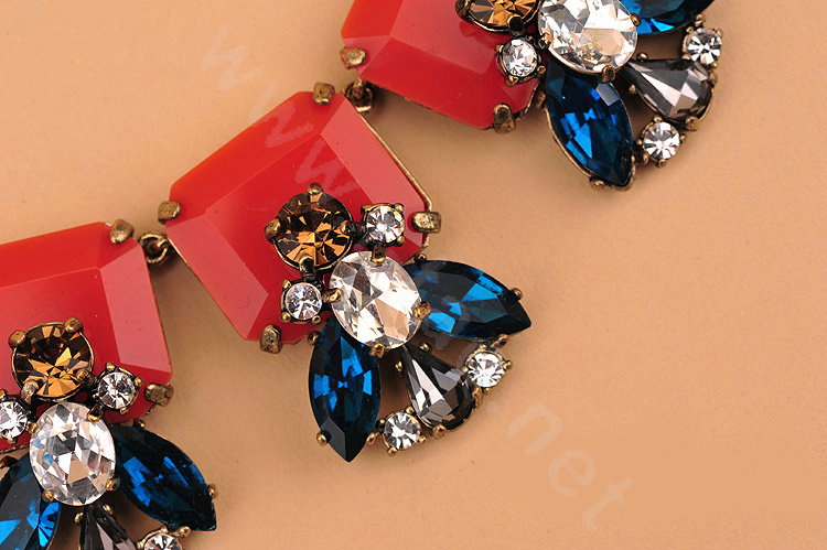 Luxury Fashion Women Exaggeration Choker Crystal Flower Retro Bib Necklace Jewelry - Red