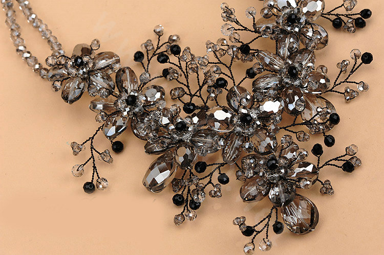 Luxury Fashion Women Exaggeration Choker Flower Crystal Bead Bib Necklace Jewelry - Gray