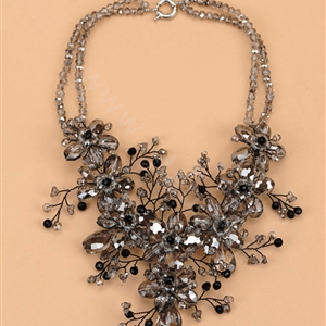 Luxury Fashion Women Exaggeration Choker Flower Crystal Bead Bib Necklace Jewelry - Gray