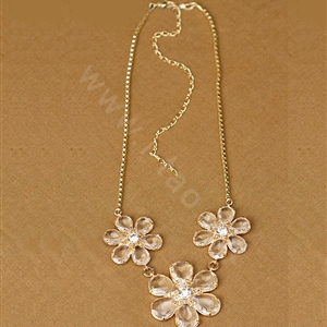 Luxury Fashion Women Exaggeration Choker Flower Crystal Bib Necklace Jewelry - White