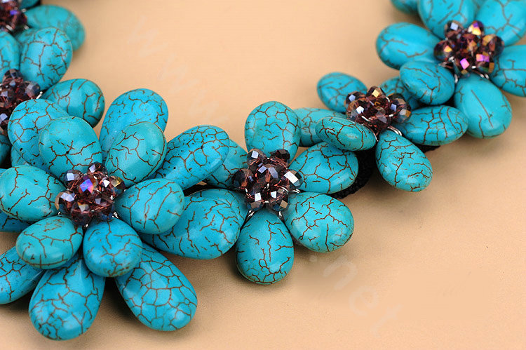 Luxury Fashion Women Exaggeration Choker Natural Gems Flower Bib Necklace Jewelry - Blue