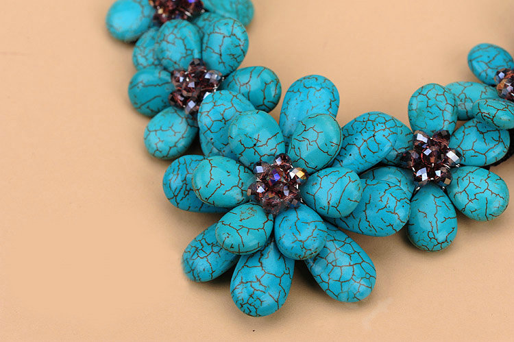 Luxury Fashion Women Exaggeration Choker Natural Gems Flower Bib Necklace Jewelry - Blue