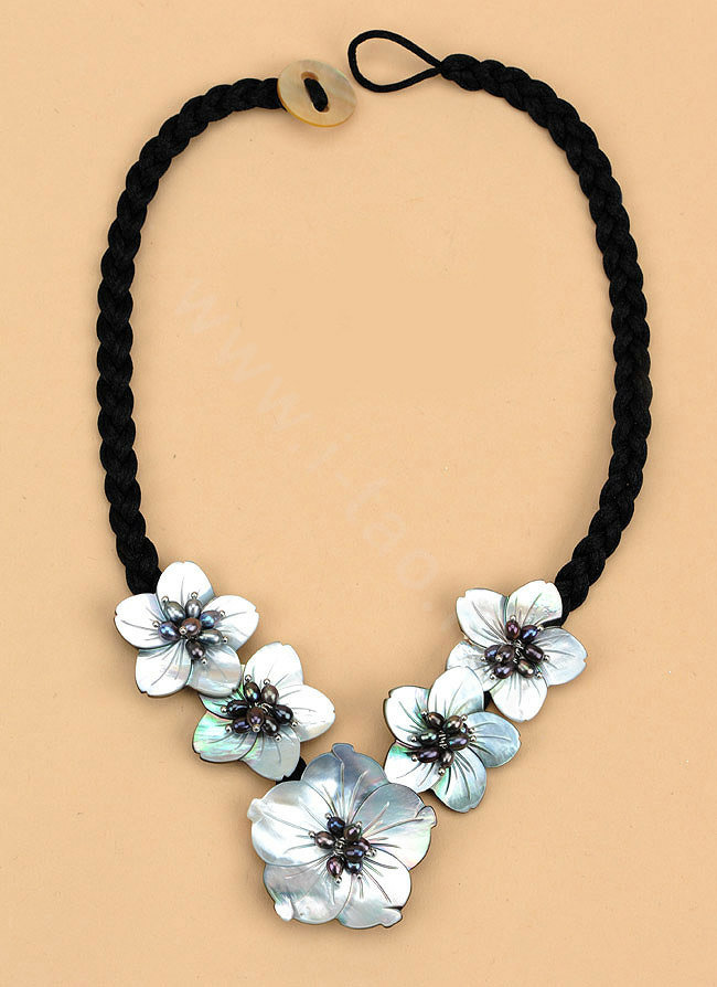 Luxury Fashion Women Handwoven Choker Natural shell Pearl Flower Bib Necklace Jewelry - Grey
