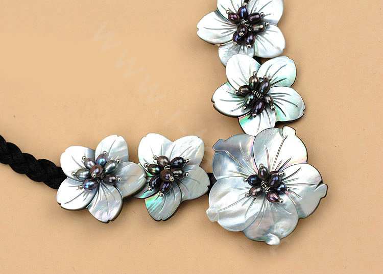 Luxury Fashion Women Handwoven Choker Natural shell Pearl Flower Bib Necklace Jewelry - Grey