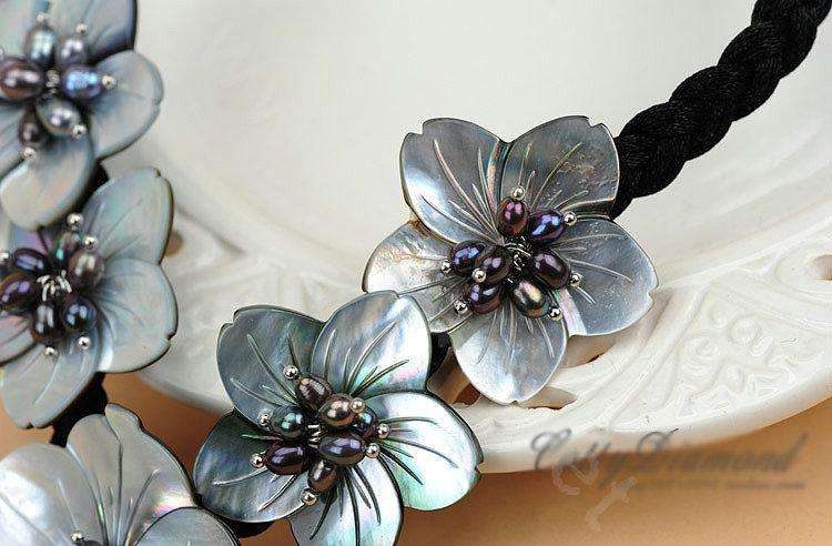 Luxury Fashion Women Handwoven Choker Natural shell Pearl Flower Bib Necklace Jewelry - Grey