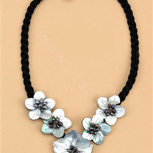 Luxury Fashion Women Handwoven Choker Natural shell Pearl Flower Bib Necklace Jewelry - Grey