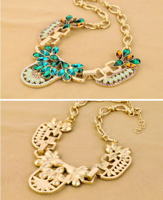 Luxury Retro Alloy Flower Blue Crystal Pendant Choker Bib Statement Necklace Women Jewelry