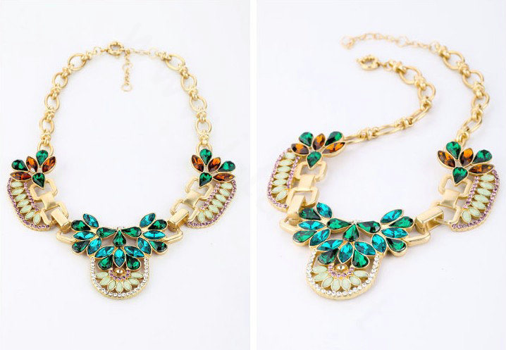 Luxury Retro Alloy Flower Blue Crystal Pendant Choker Bib Statement Necklace Women Jewelry
