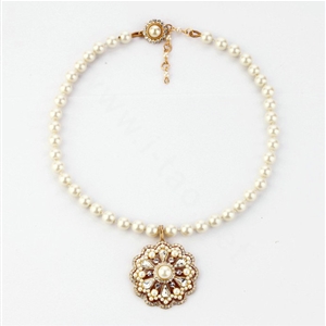 Luxury Retro Floral Crystal and Pearl Pendant Choker Bib Statement Necklace Women Jewelry