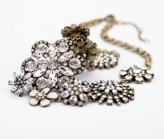 Luxury White Crystal Alloy Flower charm Pendant Choker Bib Statement Necklace Women Jewelry