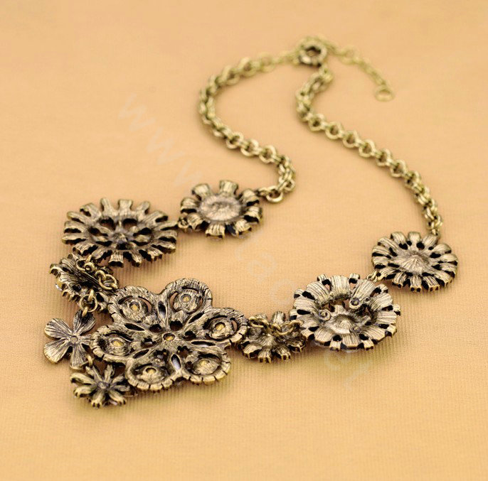 Luxury White Crystal Alloy Flower charm Pendant Choker Bib Statement Necklace Women Jewelry