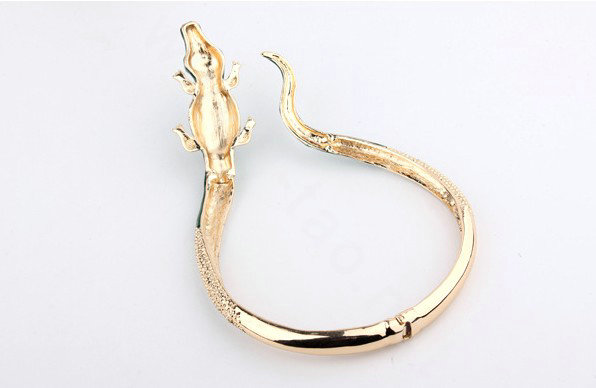 Retro Exaggeration Women Choker Crocodile Punk Alloy GP Bib Necklace Jewelry - Green