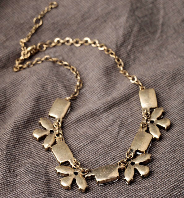 Retro Luxury Crystal Blue Gemstone Flower Pendant Choker Bib Statement Necklace Women Jewelry
