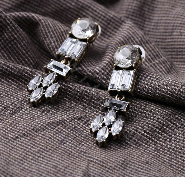 Retro White Crystal Leaves Stud Earrings Gold Plated Women Fashion Jewelry