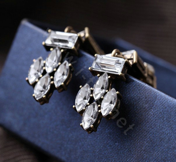 Retro White Crystal Leaves Stud Earrings Gold Plated Women Fashion Jewelry