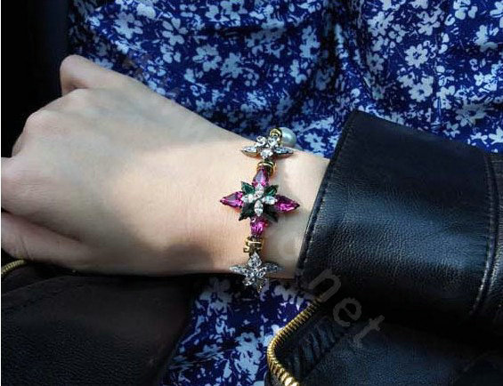 Women Retro Exaggeration Flower Crystal Pearl Chain Bracelet Jewelry - Gold