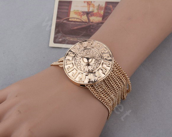 Women Retro Exaggeration Round badge Gold Plated Bracelet Jewelry - Gold