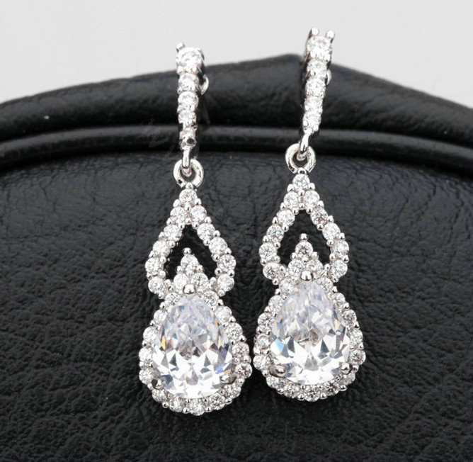 Classic Zircon Crystal White Gold Plated Water Drop Stud Earrings Women Banquet Jewelry