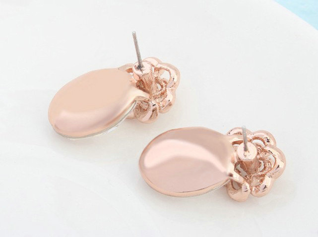 Pretty Swarovskii Crystal White Rhinestone Flower Stud Earring Women Fashion Jewelry
