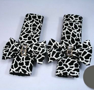 White Bowknot Leopard Print PU Leather Automobile Seat Safety Belt Covers Car Decoration 2pcs - White