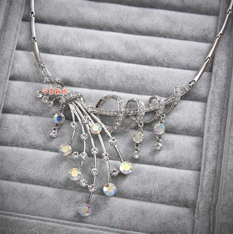 Classic Wedding Bridal Accessories Elegant Flower Crystal Necklace Earrings Sets