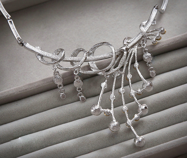 Classic Wedding Bridal Accessories Elegant Flower Crystal Necklace Earrings Sets