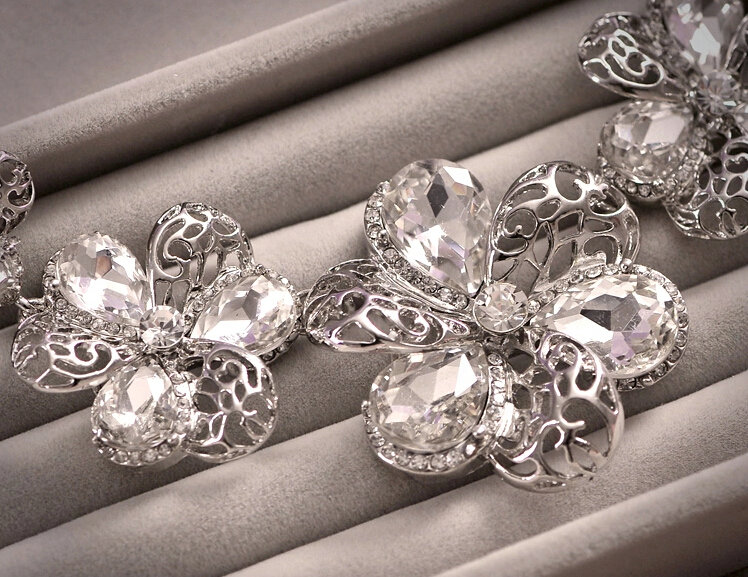 Classic Wedding Bridal Jewelry Elegant Hollow Flower Crystal Rhinestone Necklace Earrings Sets