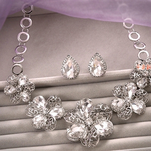 Classic Wedding Bridal Jewelry Elegant Hollow Flower Crystal Rhinestone Necklace Earrings Sets
